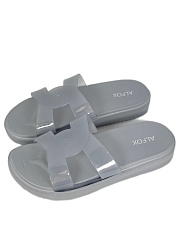 Шлёпанцы женские Alfox 5528 A серый